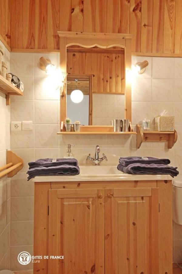 Les Chambres Du Chataignier Lery  Exterior photo